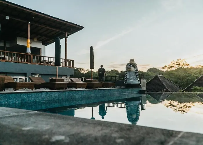 ホリデーパーク Taman Tirta レンボンガン島